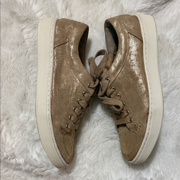 Sofft Tan Lace-Up Sneakers - Picture 5 of 6